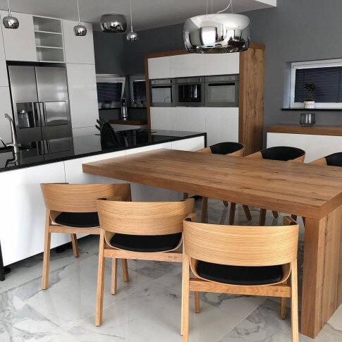 Jídelny - sedací nábytek od výrobce TON