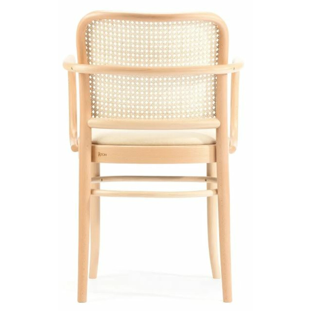 Dřevěná židle s čalouněným sedákem a područkami 811