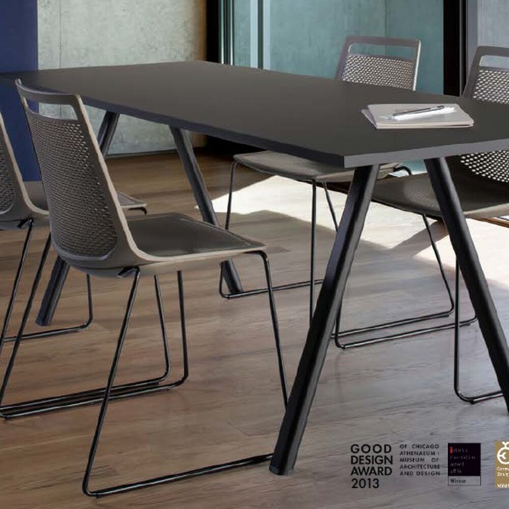 Plastová židle AKAMI S