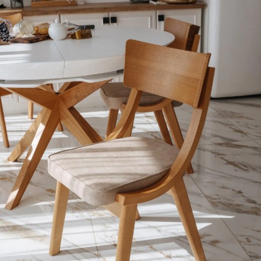 Dřevěná čalouněná židle DIRAN