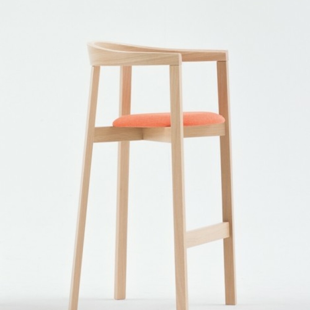 Dřevěná barová židle UXI
