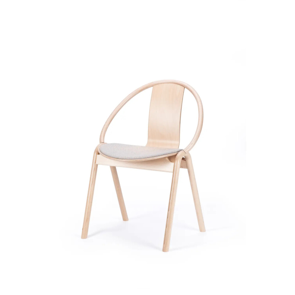 Dřevěná židle AGAIN s čalouněným sedákem