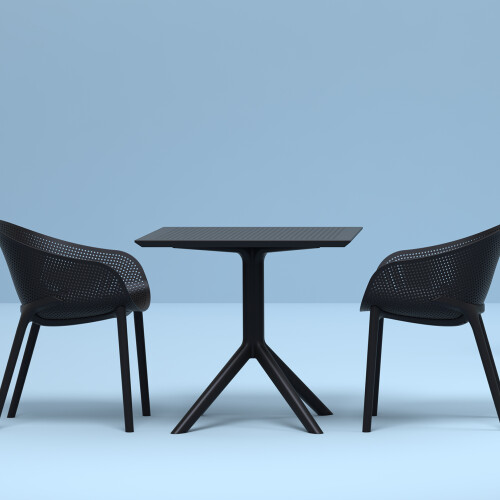 Plastový stůl  a židle