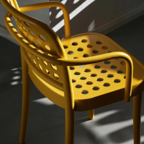 Dřevěná židle 822